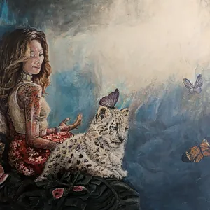 Femme à la petite panthère des neiges