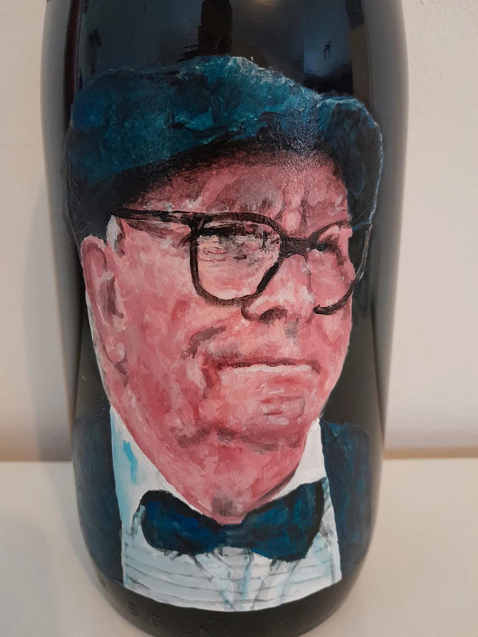 Bouteille de vin : Nœud papillon
